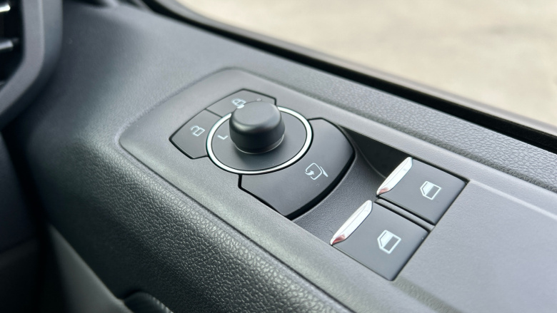 Ford Transit Custom 320 L1 Diesel Fwd 2.0 EcoBlue 136ps H1 Van Limited